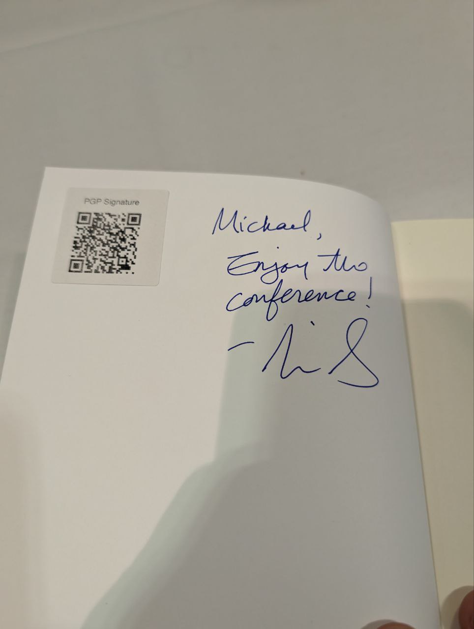 Signed autograph ec547c3bbee03e29