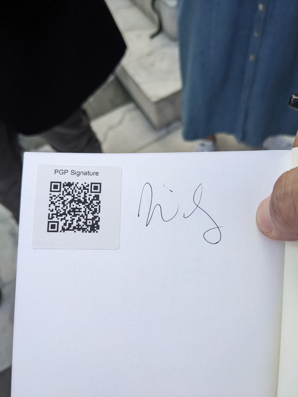 Signed autograph eef0368577f3fc5f