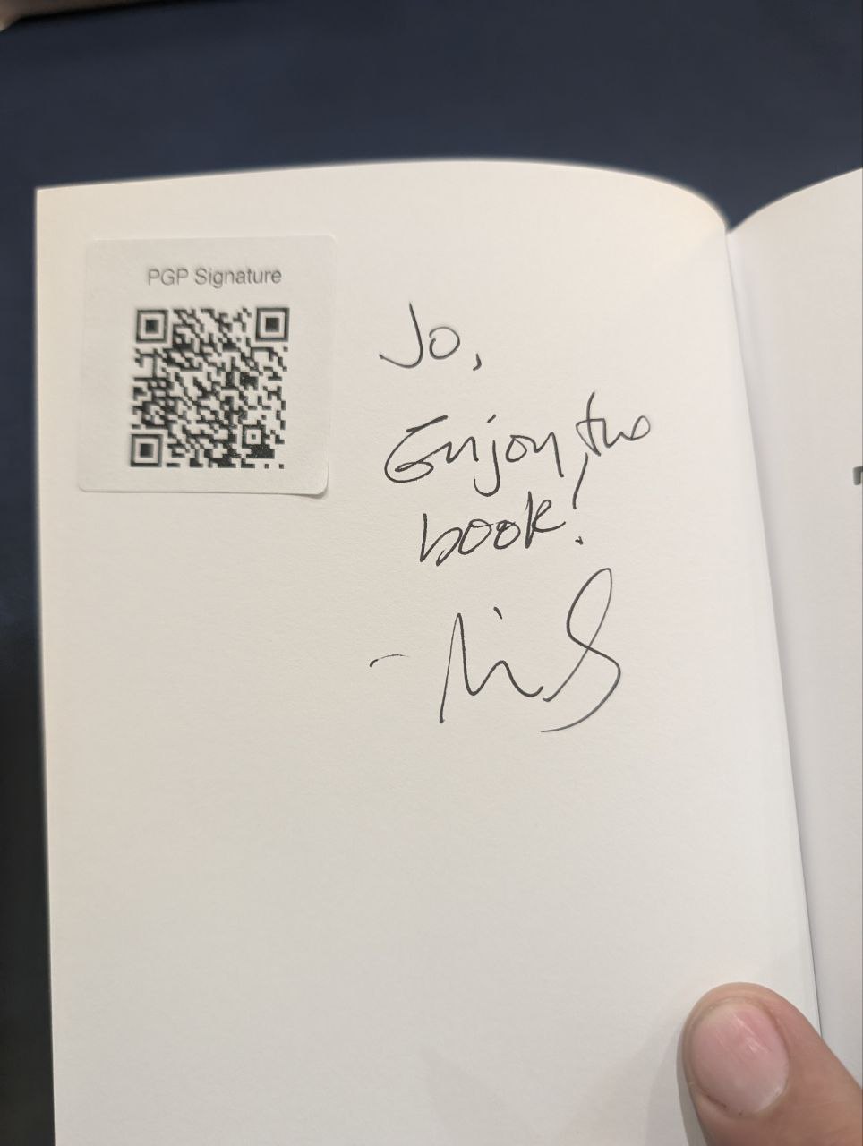 Signed autograph f00157dee87c571b