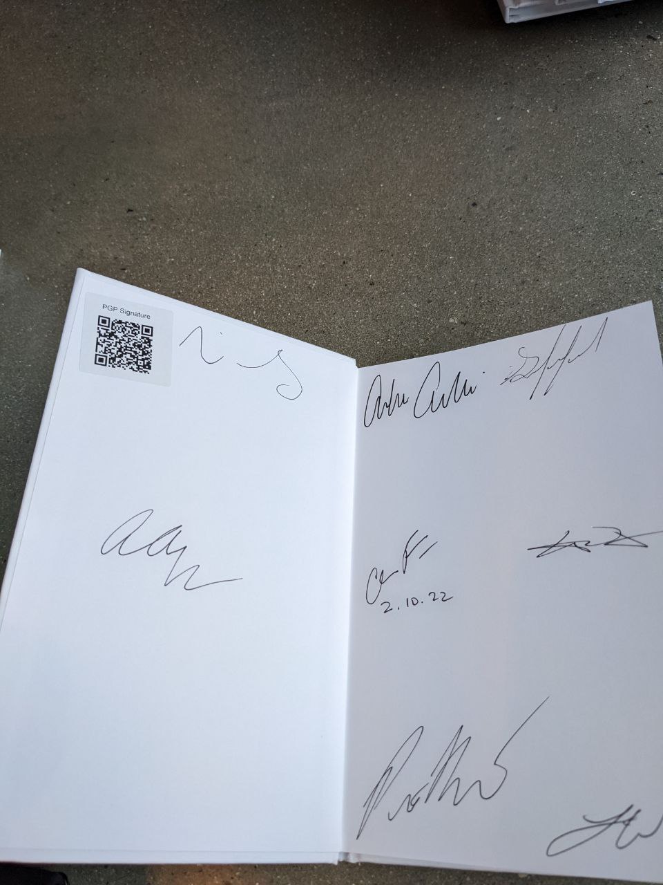 Signed autograph fa6bbfe33fd5b596