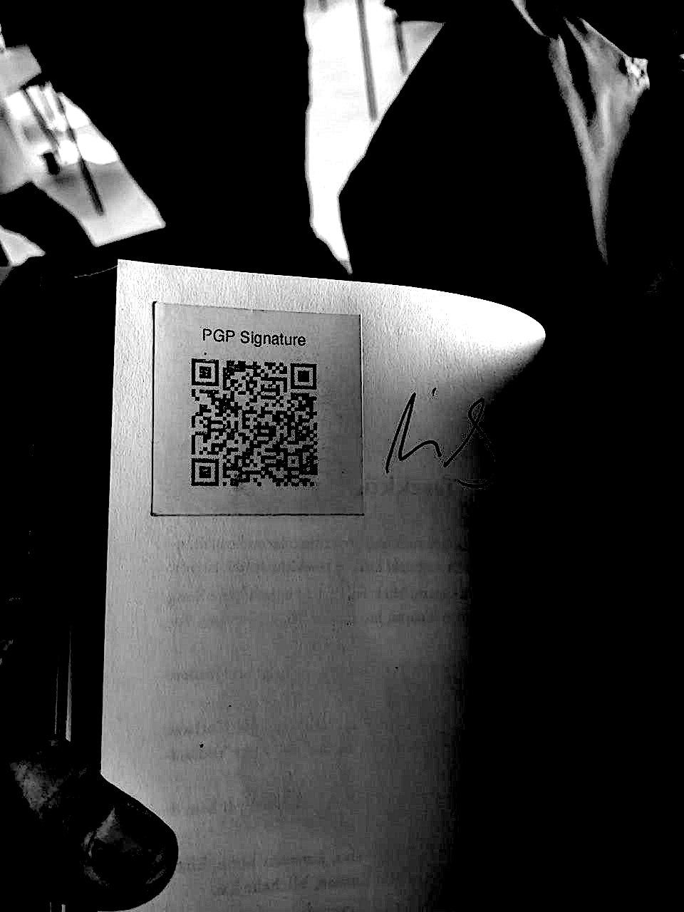 Signed autograph fe63f06607af8ffe