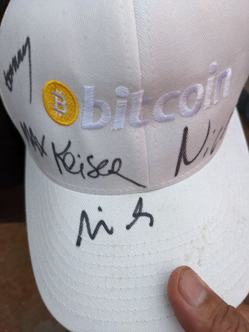 Signed autograph h5156658540578974087